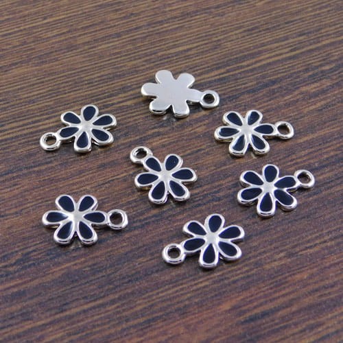 Zawieszka kwiatek z metalu 15.5mmx11mm jasny złoty (1szt)