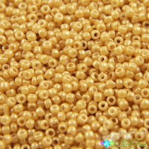 TOHO Round 8/0 Opaque-Lustered Dark Beige (10g)