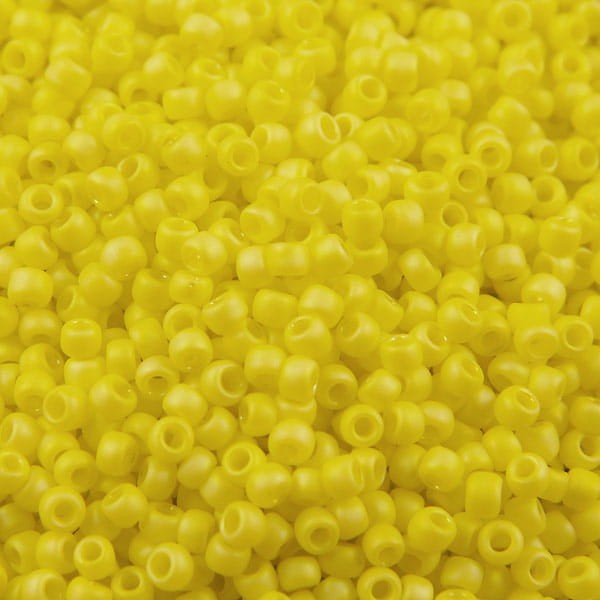 TOHO Round 11/0 Opaque-Rainbow Frosted Dandelion (10g)
