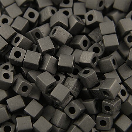 Miyuki Square ze szkła SB0401F 4mm Opaque Matted Black (5gram)
