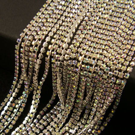 Taśma metalowa srebrna 2mm z cyrkoniami przezroczystymi AB (20cm)
