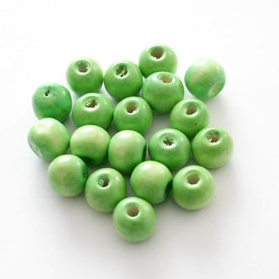 Kulki z drewna 8mm jasne zielone (50szt)