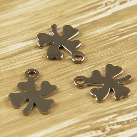 Zawieszka koniczynka stal nierdzewna 10x8mm ciemna srebrna (1szt.)
