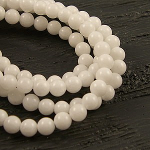 Jadeit malezyjski biały kulki 4mm (sznur 40cm)