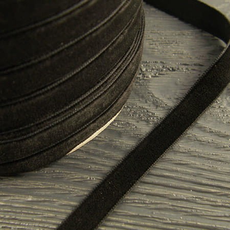 czarna-aksamitka-welurowa-na-chokery-gothic