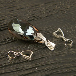 Srebrna krawatka zaciskana z podwieszką mosiężna 14x5.5mm (2szt.)