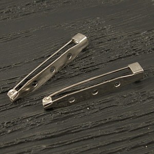 Baza broszki z metalu podłużna 40mm ciemna srebrna (4szt.)