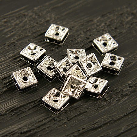 Przekładka kwadrat z metalu z cyrkoniami 6x6mm srebrno-czarna (1szt)