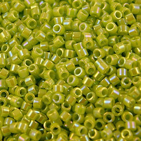 limonkowe-blyszczace-koraliki-miyuki-delica-11-0-db0169