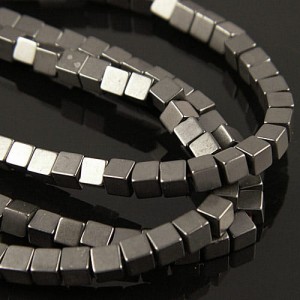 Hematyt kostki 4mm grafitowe (90szt.)