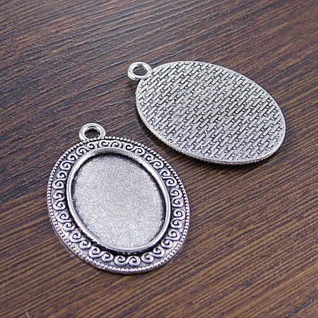 Baza z metalu do kaboszonów 25x18mm ciemna srebrna (2szt.)