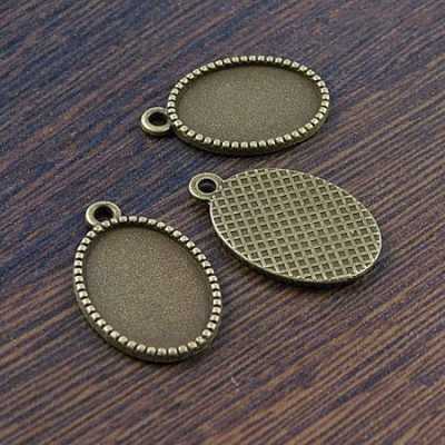 Baza z metalu do kaboszonów 18mmx13mm antyczny brąz (4szt)