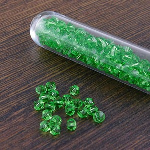 Kryształki czeskie Preciosa Bicone 4mm Peridot (6szt.)