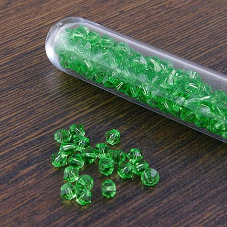 zielone-krysztalki-czeskie-preciosa-bicone-peridot-szklo-4mm