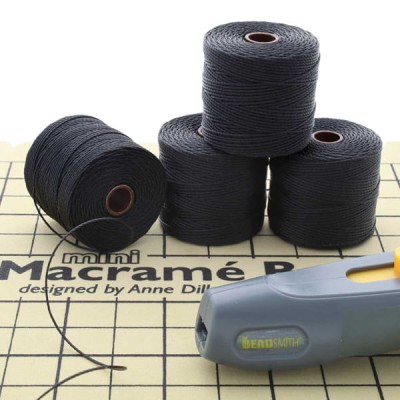 czarny-sznurek-nylonowy-do-bransoletek-s-lon-05mm