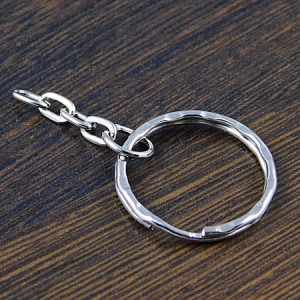 Baza breloczka karbowana z metalu 46x25mm ciemno srebrna (5szt.)