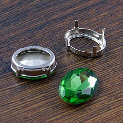 Oprawa z metalu do kaboszonów owalnych 18x13mm ciemna srebrna (2szt)