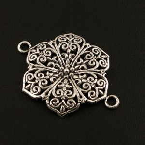 Łącznik ażur kwiat z metalu 41x29mm antyczne srebro (1szt.)