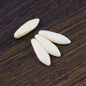 Koraliki Dagger ze szkła 16x5mm Chalk White Champagne Luster (6szt.)