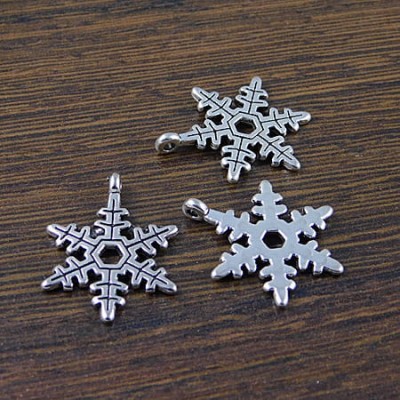 Zawieszka śnieżynka z metalu 22.5x17mm ciemno srebrna (2szt.)