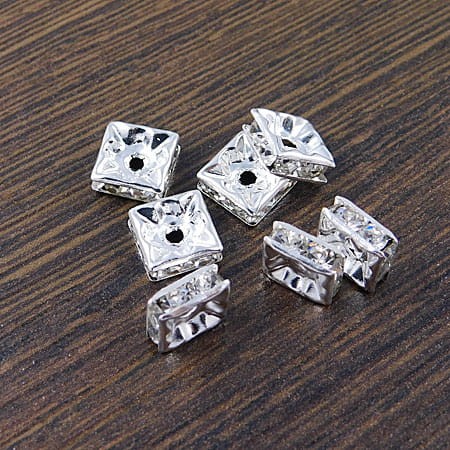 Przekładka kwadrat z metalu z cyrkoniami 8x8mm srebrno-przezroczysta (1szt)