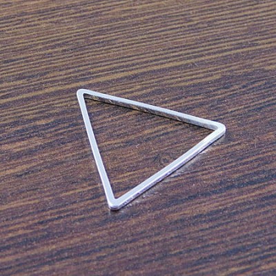 Baza trójkąt z metalu 24x1mm srebrna (4szt)