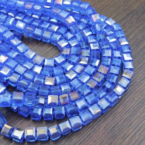 Kostki fasetowane ze szkła 6x6mm jasne szafirowe AB (10szt)