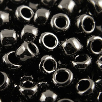 TOHO Round 3/0 Opaque Jet (10g)