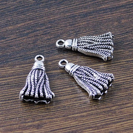 Zawieszka chwost z metalu 20x12mm ciemno srebrna (2szt)