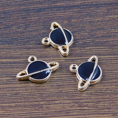 Zawieszka planeta czarna z metalu i emalii 16x12mm (1szt.)