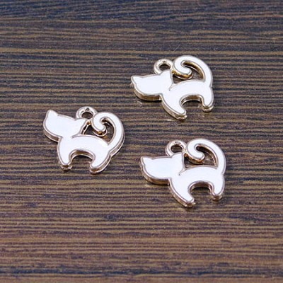 Zawieszka kotek różowy z metalu i emalii 13x12mm (1szt.)