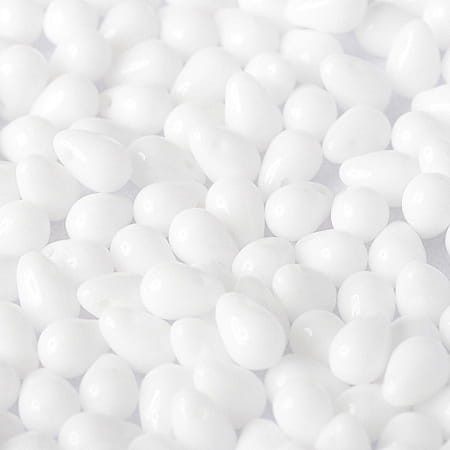 Koraliki Teardrop ze szkła 6x4mm Chalk White (20szt.)