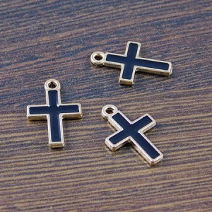 Zawieszka krzyżyk czarny z metalu i emalii 16.5x11mm (1szt.)
