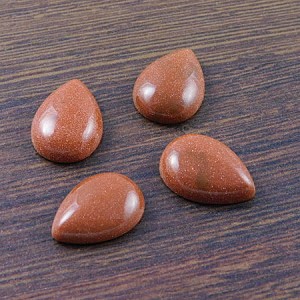 Kaboszon piasek pustyni łza 18-19x13x5mm (1szt.)