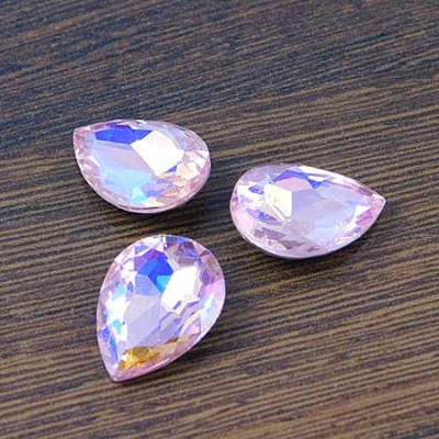 Kaboszon łza fasetowana ze szkła 18x13x5mm brzoskiwniowo-różowa (1szt.)