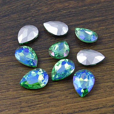 Kaboszon łza fasetowana ze szkła 18x13x5mm zielono-szafirowa (1szt.)