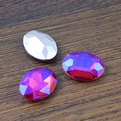 Kaboszon owal fasetowany ze szkła 18x13x5mm fuksja-fiolet (1szt)