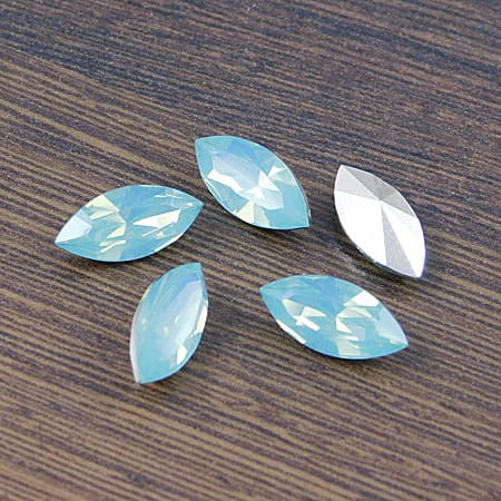 Kaboszon markiza zielona z żywicy 14.5x7x5mm (4szt)