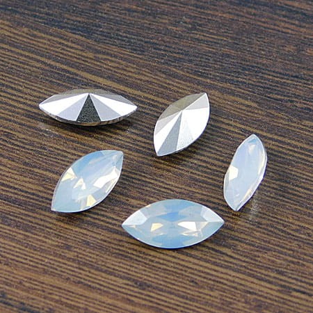 Kaboszon markiza opalowa z żywicy 14.5x7x5mm (4szt)