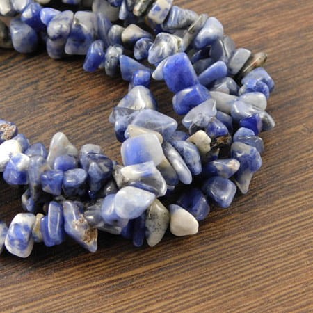 sodalit-sieczka-drobne-kamyczki-niebieski-kamien-naturalny
