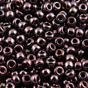 TOHO Round 8/0 Metallic Iris Purple (10g)
