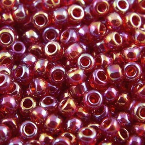 TOHO Round 8/0 Trans-Rainbow Ruby (10g)