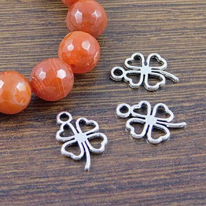 Zawieszka z metalu koniczynka 17x11mm antyczne srebro (6szt.)