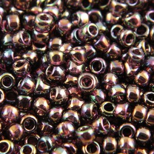 TOHO Round 8/0 Trans-Rainbow Amethyst (10g)