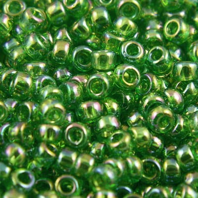 TOHO Round 8/0 Trans-Rainbow Peridot (10g)