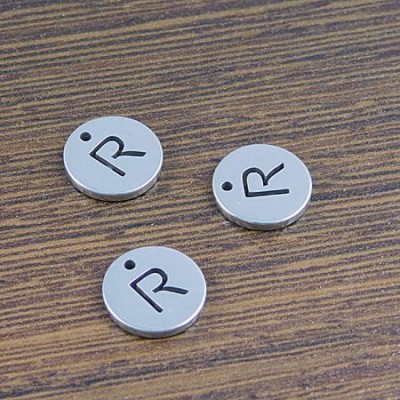 Zawieszka literka R stal nierdzewna 10mm ciemna srebrna (1szt)