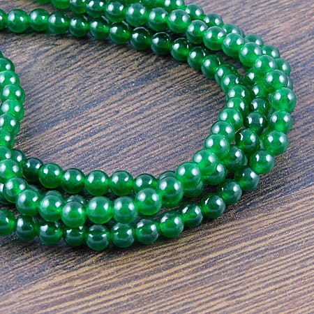 jadeit-kulki-4mm-ciemny-zielony-kamienie-naturalne