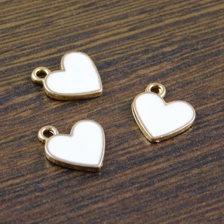 Zawieszka serce z metalu i emalii 13x11mm biała (1szt.)