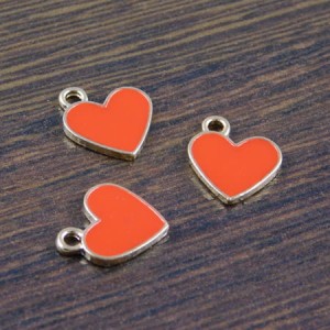 Zawieszka serce z metalu i emalii 13x11mm czerwona (1szt.)