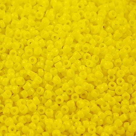 TOHO Round 15/0 Opaque Dandelion (5g)